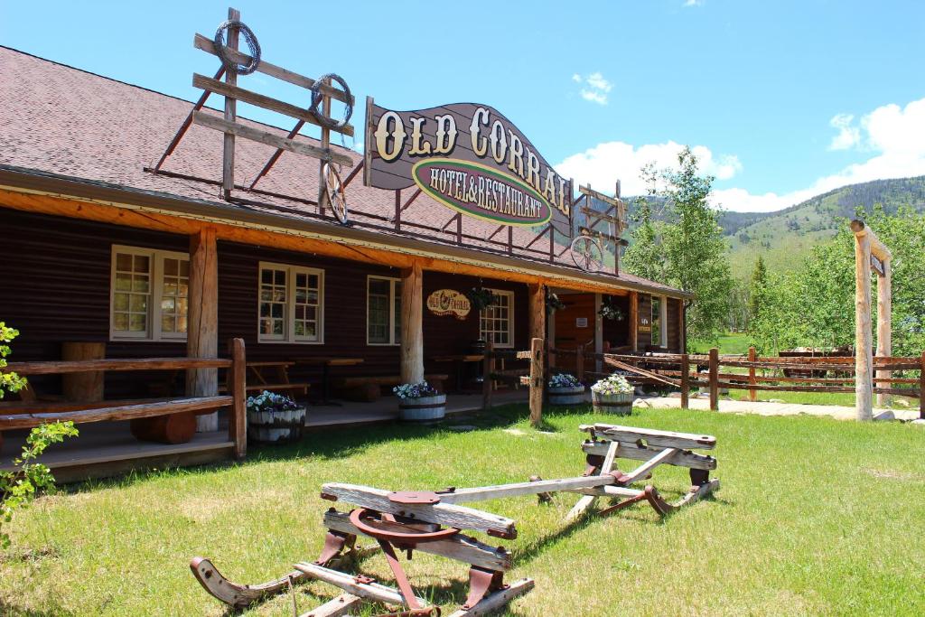 Old Corral Hotel - main image