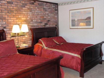 Chalet Inn & Suites