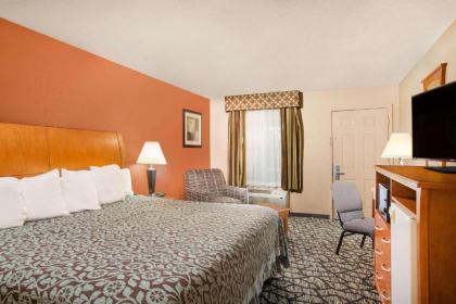 Days Inn by Wyndham Centerville - image 9