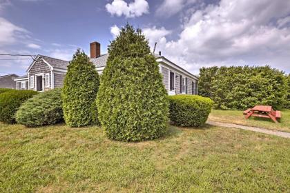 Contemporary Cottage - Walk to Craigville Beach! - image 13
