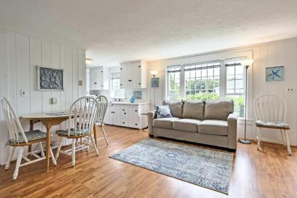 Contemporary Cottage - Walk to Craigville Beach! - image 9