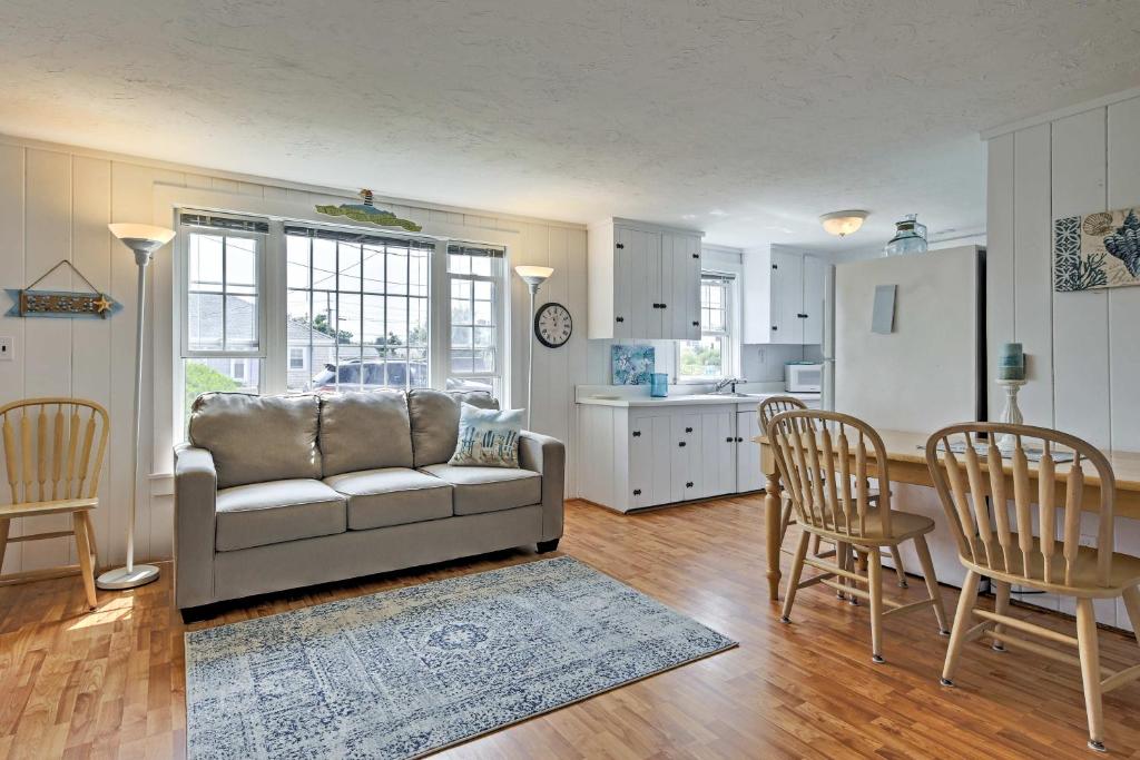 Updated Cottage - 300 Feet to Craigville Beach! - image 5