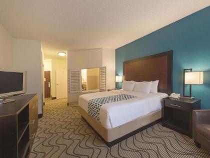 La Quinta Inn & Suites by Wyndham Central Point - Medford - image 13