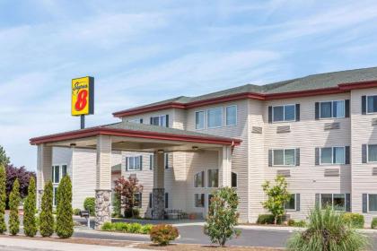 Super 8 by Wyndham Central Pt medford Oregon