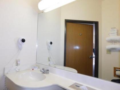 Travelodge by Wyndham Chadron - image 3