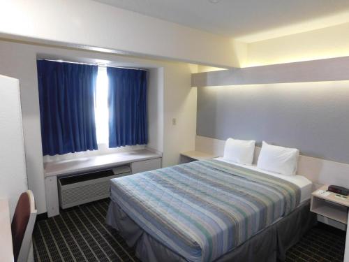 Travelodge by Wyndham Chadron - image 7