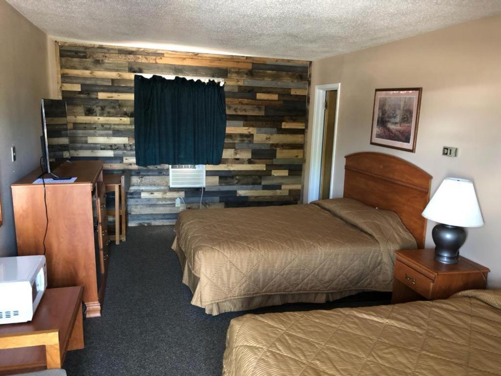 Bel Aire Motel - image 3