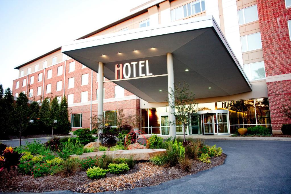 I Hotel and Conference Center - Champaign - main image