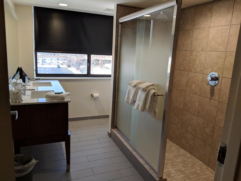 Holiday Inn - Champaign an IHG Hotel - image 3