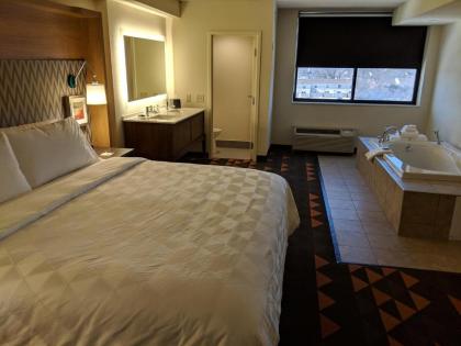 Holiday Inn - Champaign an IHG Hotel - image 7