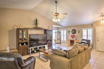 Family Home with Private Yard 2 Mi to Makutus