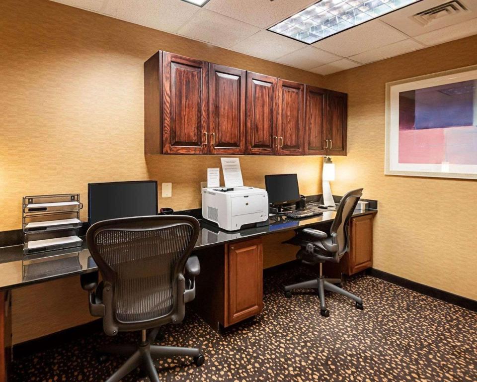 Comfort Suites Dulles Airport - image 3