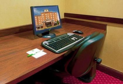 Holiday Inn Chantilly-Dulles Expo Airport an IHG Hotel - image 19