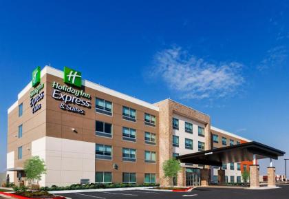 Holiday Inn Express and Suites Chanute an IHG Hotel