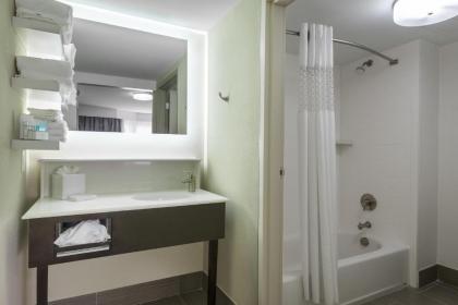 Hampton Inn & Suites Chapel Hill/Durham - image 2