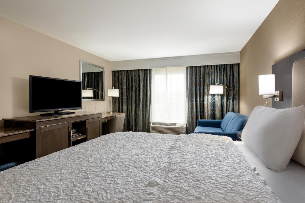 Hampton Inn & Suites Chapel Hill/Durham - image 5