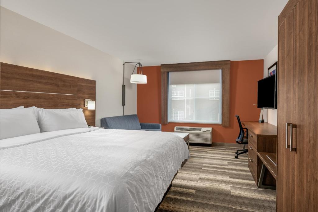 Holiday Inn Express Chapel Hill an IHG Hotel - image 5