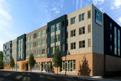 AC Hotel by Marriott Chapel Hill Downtown - image 2