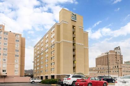 Quality Inn & Suites Charleston - image 10
