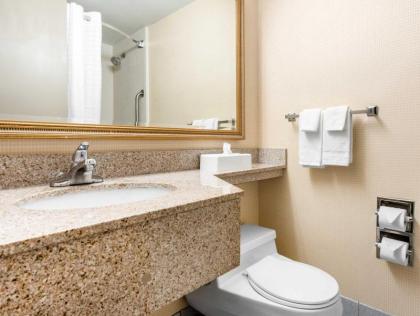 Quality Inn & Suites Charleston - image 7
