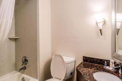 Comfort Inn Downtown Charleston - image 2