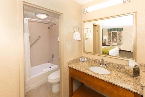 Best Western Charleston Inn - image 5