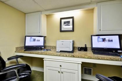 Hampton Inn & Suites Charleston/Mt. Pleasant-Isle Of Palms - image 2