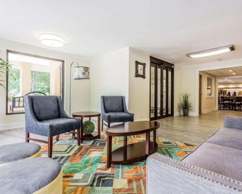 Quality Inn Mt. Pleasant – Charleston - image 2