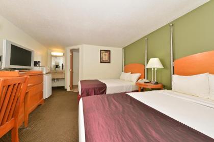 Charleston Eagle Inn - image 5