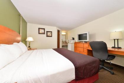Charleston Eagle Inn - image 6