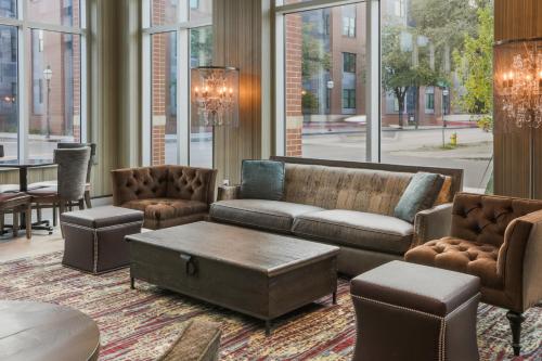 Homewood Suites By Hilton Charleston Historic District - image 2
