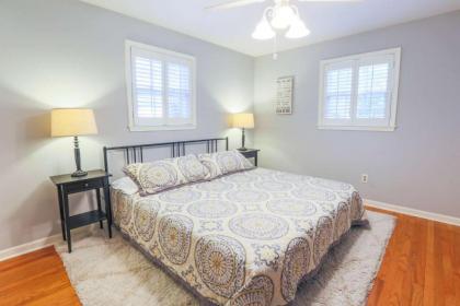 Oak Tree Manor - image 12