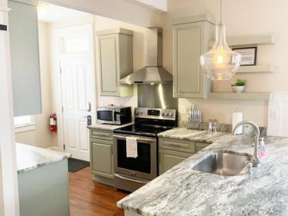 Jasmine Suite at Morrison Manor - image 1