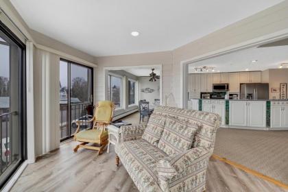 201 Pointes North Inn - image 11