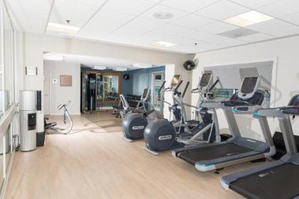 DoubleTree by Hilton Charlotte Gateway Village - image 2
