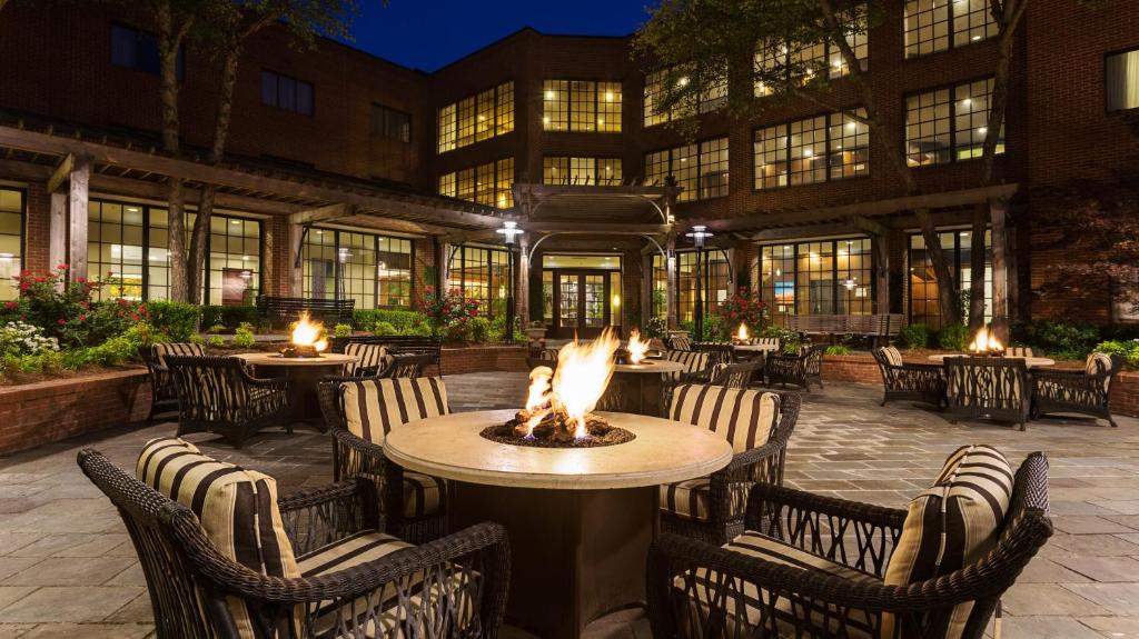DoubleTree Suites by Hilton Charlotte/SouthPark - main image