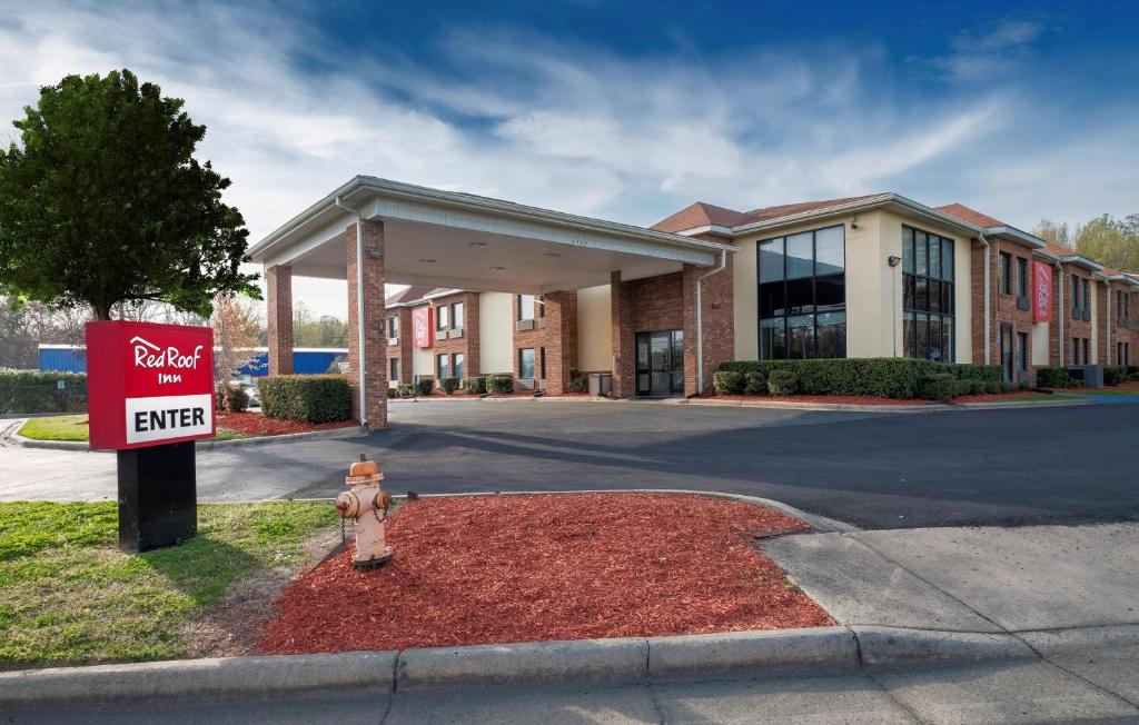 Red Roof Inn Charlotte - University - image 5