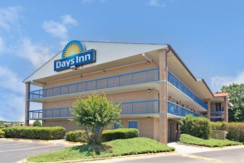 Days Inn by Wyndham Charlotte Northlake - main image