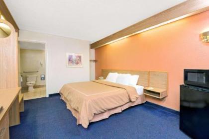Days Inn by Wyndham Charlotte Northlake - image 4