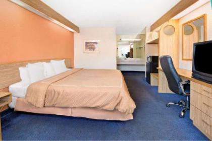 Days Inn by Wyndham Charlotte Northlake - image 5