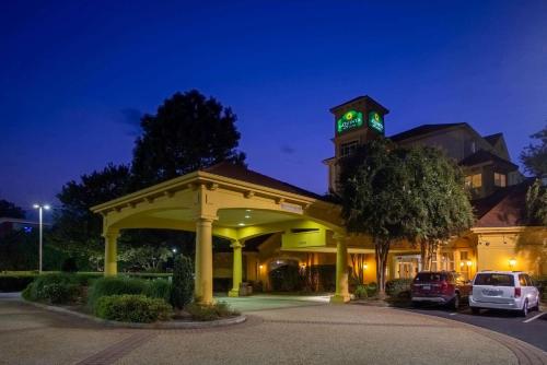 La Quinta by Wyndham Charlotte Airport South - main image