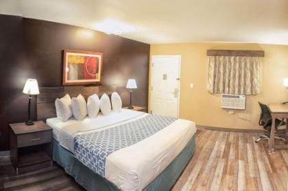 Suburban Extended Stay Hotel Charlotte-Ballantyne - image 5