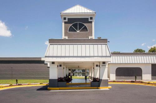 Quality Inn & Suites University Area - main image