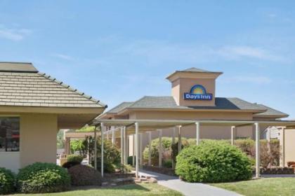 Days Inn by Wyndham CharlotteWoodlawn Near Carowinds Charlotte