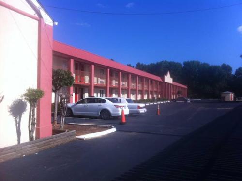 Budget Inn - Charlotte - main image