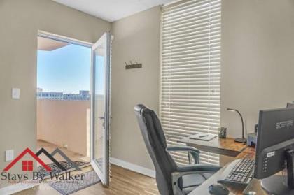 Uptown Condo Skyline Views King Bed Huge Balcony 1050 SqFt North Carolina