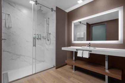 AC Hotel by Marriott Charlotte Ballantyne - image 7
