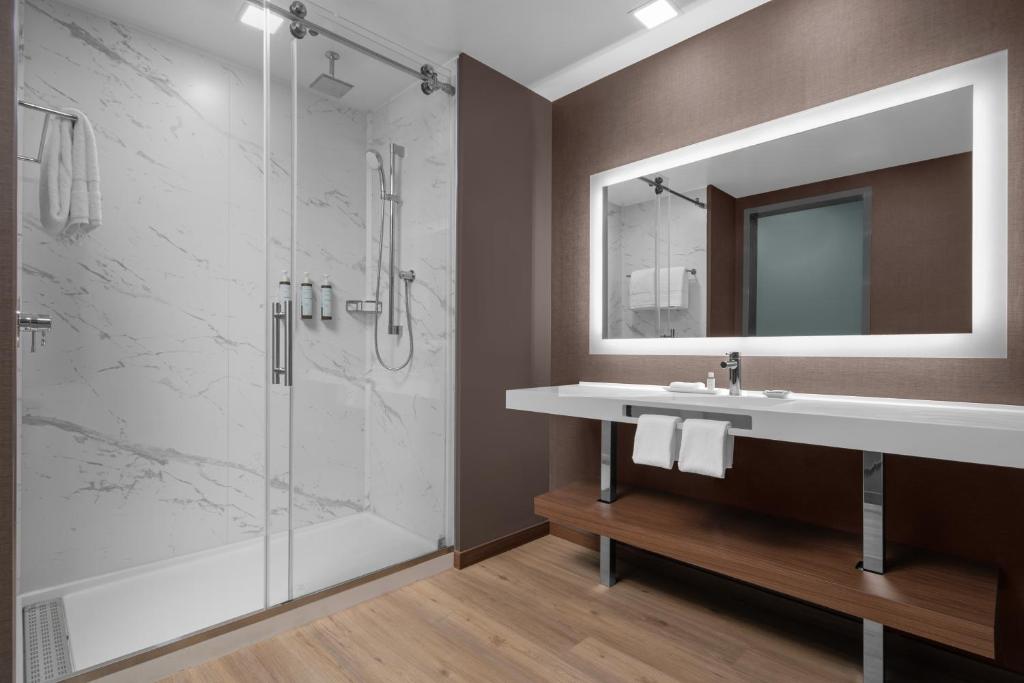 AC Hotel by Marriott Charlotte Ballantyne - image 7