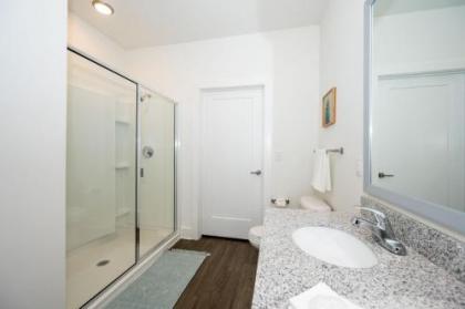 Viagem Bright & Cozy 1BR in New Complex - image 4