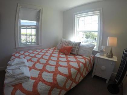 Surfside Inn Chatham - image 2
